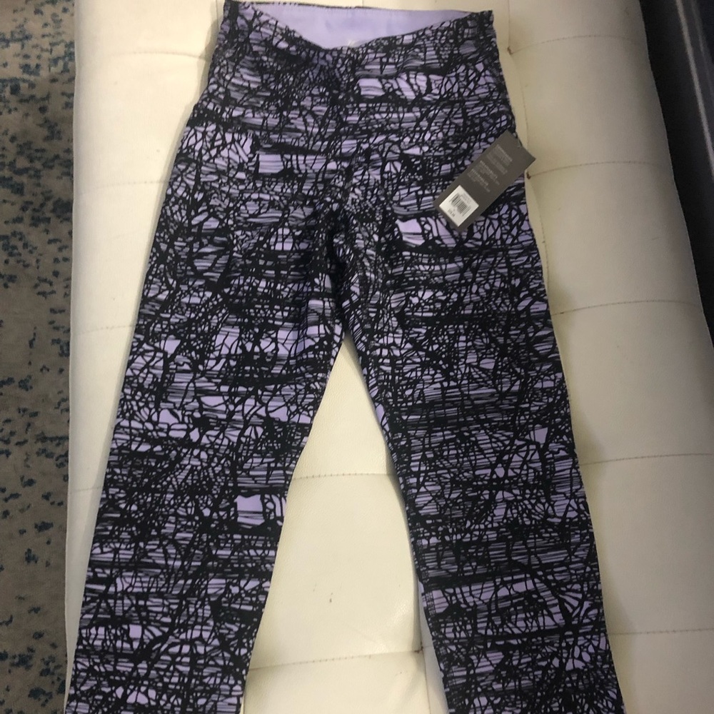 Old navy compression crop pants